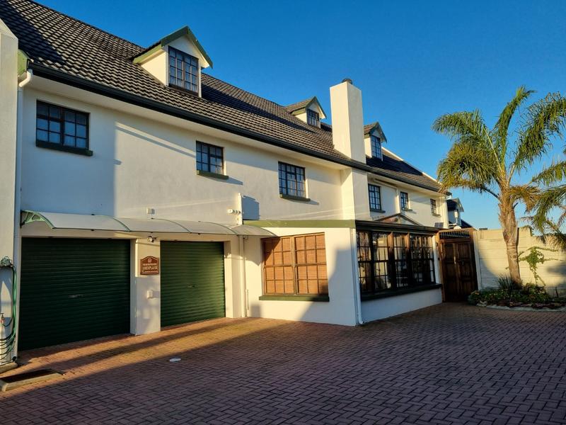 15 Bedroom Property for Sale in Aalwyndal Western Cape